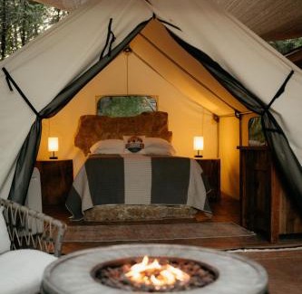 Branson Otro | Cozy Unique Glamping on 53 acres - Bedrock Site
