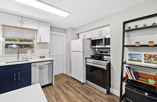 Gulfport Condominio | Cozy unit in charming Gulfport halfway between downtown and beach