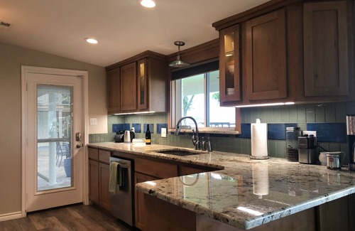 West Livingston Casa | COZY UP AT THE LAKE