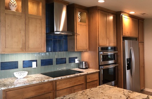 West Livingston Casa | COZY UP AT THE LAKE