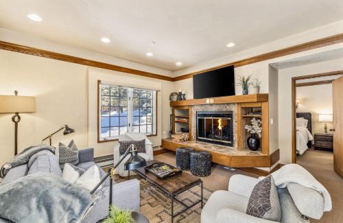 Beaver Creek Apartamento | Cozy up in this Scenic 2BR Retreat Steps from Trails, Lifts & Village Dining