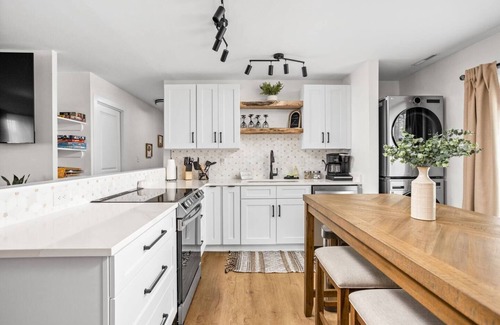 Noblesville Apartamento | Cozy 3 Bedroom Bungalow in Noblesville-NEWLY REMODELED