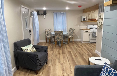 Shawano Cabina | Cozy updated one bedroom cottage on shawano lake