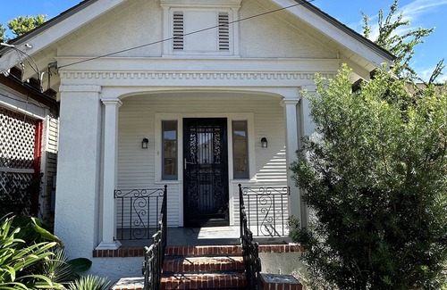 East Carrollton Casa | Cozy uptown house