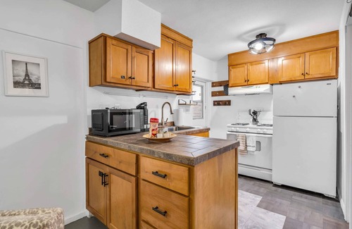 Rincon Heights Apartamento | Cozy Urban 2BR Oasis | Steps from 4th Ave & Dining