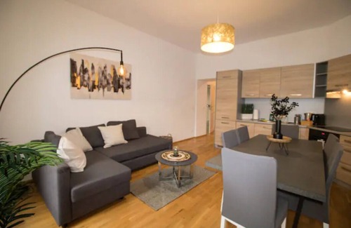 Funfhaus Apartamento | Cozy Urban Nest | LF16