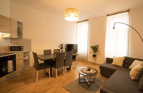 Funfhaus Apartamento | Cozy Urban Nest | LF16