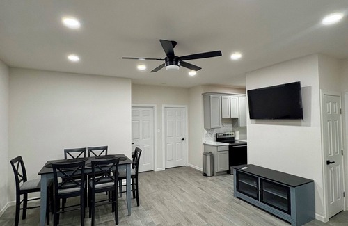 San Antonio Apartamento | Cozy urban oasis