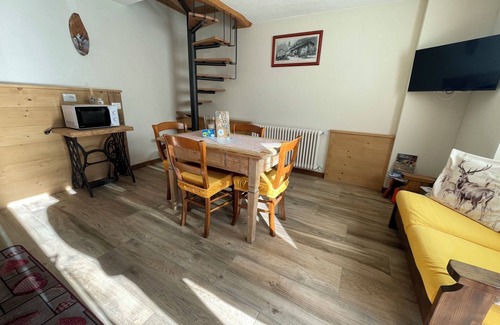 Guglielmo Casa | Cozy vacation home surrounded by nature, pets allowed.