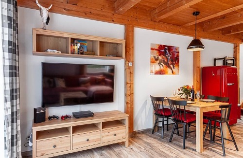 Neuloipfering Apartamento | Cozy vacation apartment (65sqm) in Wild West style with terrace