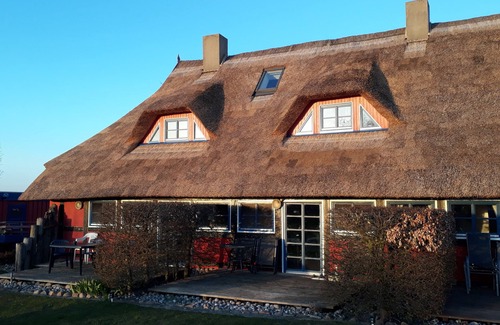 Zarnitz Apartamento | Cozy vacation apartment with thatched roof on the Achterwasser nature reserve