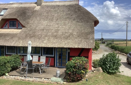Zarnitz Apartamento | Cozy vacation apartment with thatched roof on the Achterwasser