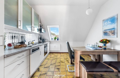 Stinteck Apartamento | Cozy vacation apartment on the North Sea with indoor swimming pool and balcony