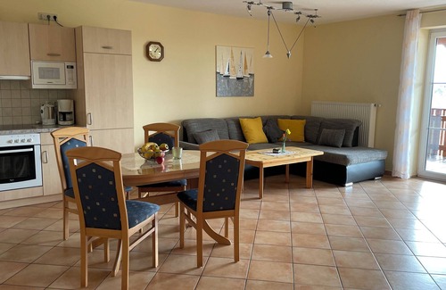 Spalt Apartamento | Cozy vacation apartment with south-facing balcony and lake view