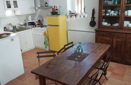 Vers-Pont-du-Gard Casa | Cozy vacation home in picture-book village, 2 km to the beach at the Pont du Gard