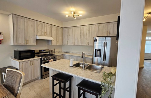 Welland Casa | Cozy vacation home near US- Canada Border Lic.#STR289n