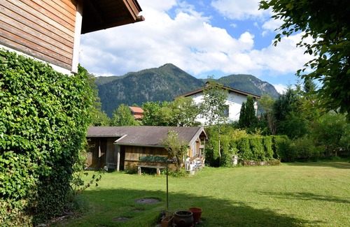 Neuhaus Casa | Cozy vacation home with a large garden.