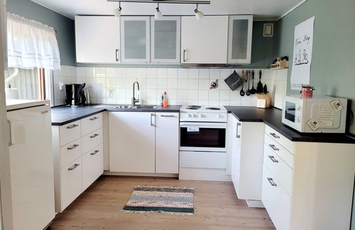 Laholm Municipality Casa | Cozy vacation home with fireplace, close to lake and sea and with rowing boat
