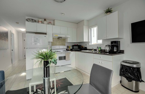 Renfrew-Collingwood Casa | Cozy Vancouver Retreat with Backyard Oasis