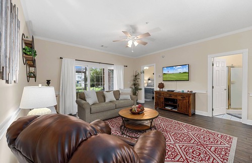 Central Myrtle Beach Condominio | Cozy Vibes 2BR 2BA Golf Front Villa