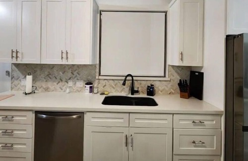 Tomball Casa | Cozy Victorian house. Pet friendly