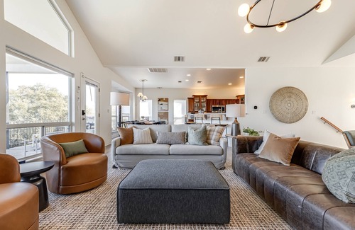 Canyon Lake Casa | Cozy Views | Heated Pool, Hot Tub, Fire Pit, Games