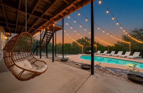 Canyon Lake Casa | Cozy Views | Heated Pool, Hot Tub, Fire Pit, Games