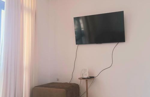 Vake-Saburtalo Cama Y Desayuno | Cozy Villa In The Suburbs
