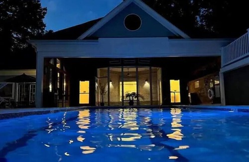 Norwich Condominio | Cozy Villa Spa Retreat - Near Mohegan, Hot Tub, Pools, Sauna, Spa on Premise