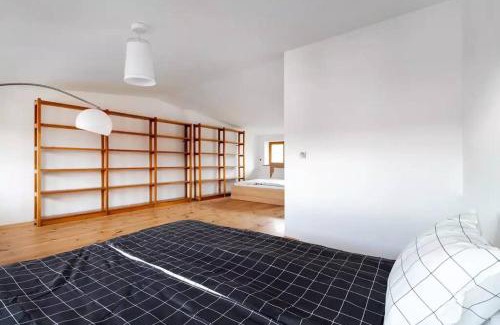 Wola Apartamento | Cozy Villa with 6 bedrooms