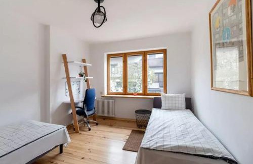 Wola Apartamento | Cozy Villa with 6 bedrooms
