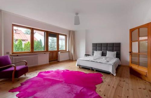 Wola Apartamento | Cozy Villa with 6 bedrooms