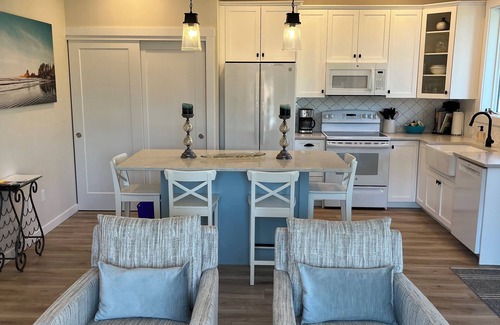 Regional District of Nanaimo Apartamento | The Village Nest with A/C & WIFI