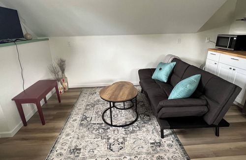 Canon City Casa | Cozy Vintage Carriage House Retreat