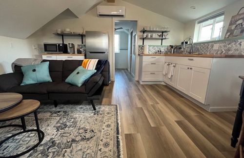 Canon City Casa | Cozy Vintage Carriage House Retreat