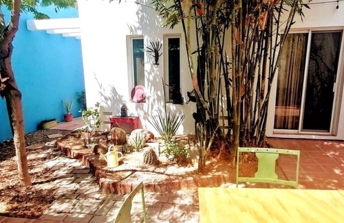 Esterito Casa | Cozy vintage house with studio near Malecon and Centro
