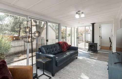Wheat Ridge Casa | Cozy WagonWheel home
