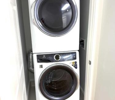 Wilmington Apartamento | Cozy Walk up King Bed fast WiFi