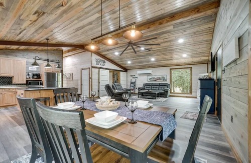 Golden Cabina | Cozy *water front cabin* for 4 w/ kayaks, fire pit