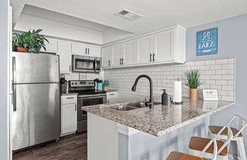 Point Venture Casa | ¡Nuevo listado! Hermosa propiedad remodelada frente al mar- 3/2-Sleeps 10!