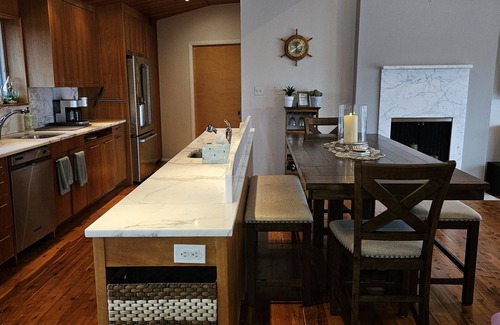 Loveladies Casa | Cozy waterfront boaters dream on private lagoon with hot tub.