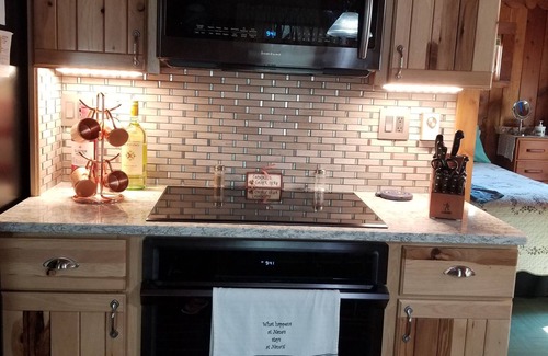 West Alton Cabaña | Cozy waterfront cottage with Awesome sunsets & views of Lake Winni