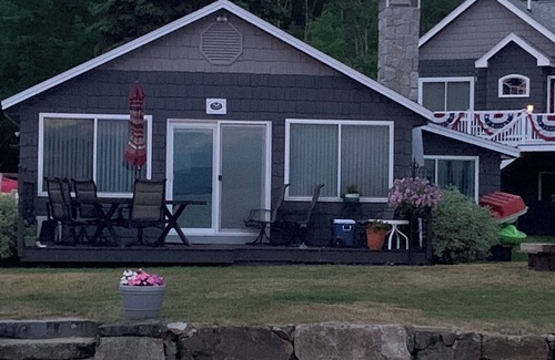 West Alton Cabaña | Cozy waterfront cottage with Awesome sunsets & views of Lake Winni
