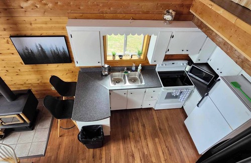 Clifton Royal Cabaña | Cozy Waterfront Cottage on the Kennebecasis River. Pet Friendly!