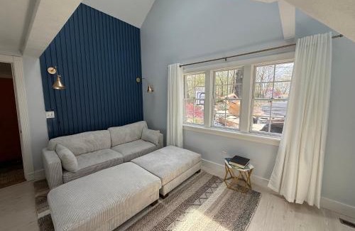 Warwick Casa | Cozy Waterfront Cottage - Sleeps 4