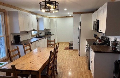 Arden Cabaña | Cozy Waterfront Family Cottage - Arden on the Lake (Pet Friendly!)