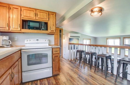 Oconto Cabina | Cozy Waterfront Home on the Bay of Green Bay!