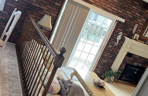 Toms River Casa | Cozy waterfront home away from home! 7 mins to Jersey shore beaches & boardwalk