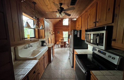 Jasper Cabina | Cozy waterfront house in quiet neighborhood!