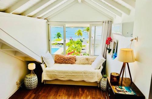Nettle Bay Apartamento | Cozy Waterfront Two-Level Condo with 2 Bathrooms ,Pool, AC